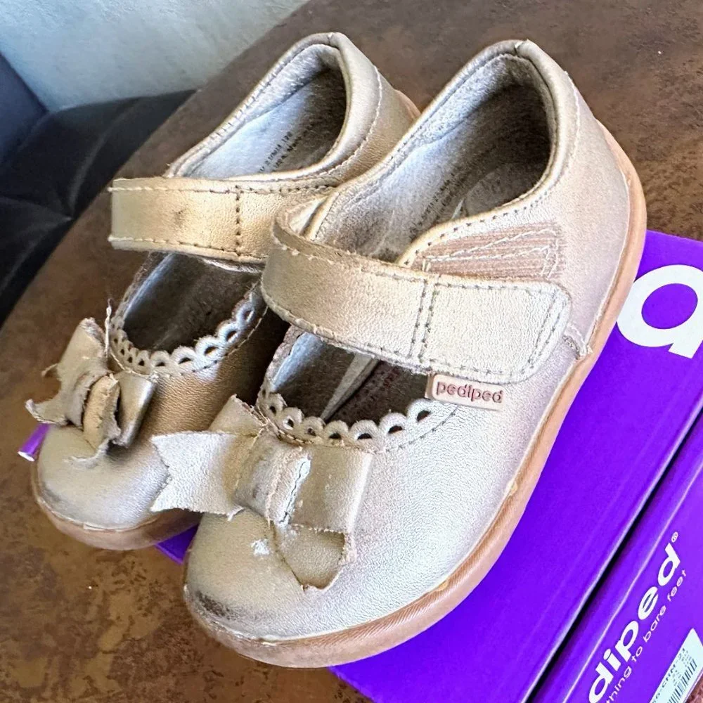 PEDIPED Toddler Baby Champagne Grip-N-Go Betty Mary Jane Bow Shoes Size 5.5